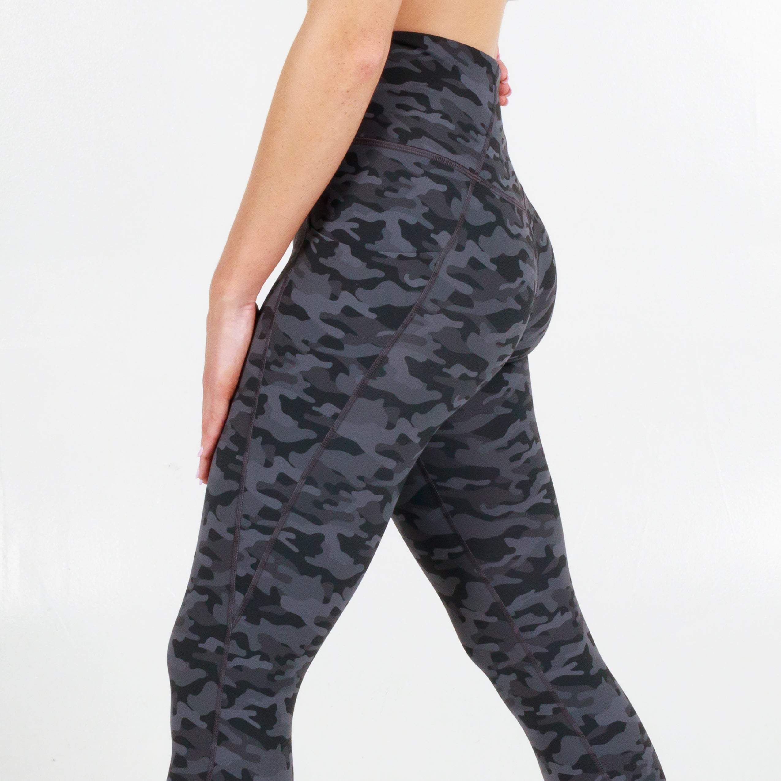 Ladies Ultimate Legging - Black Camo